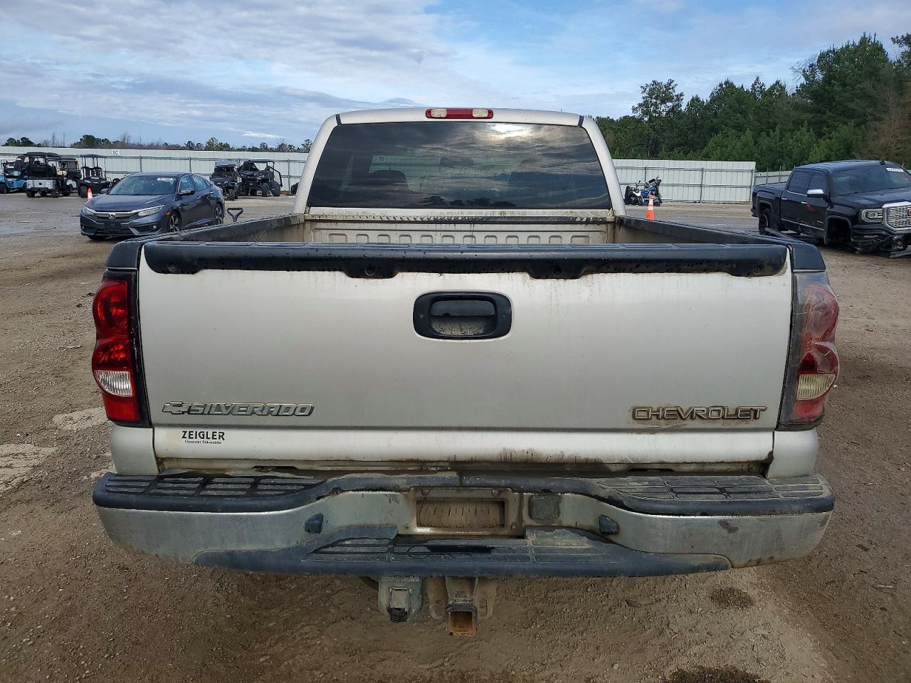 2004 CHEVROLET SILVERADO C1500 photo 6