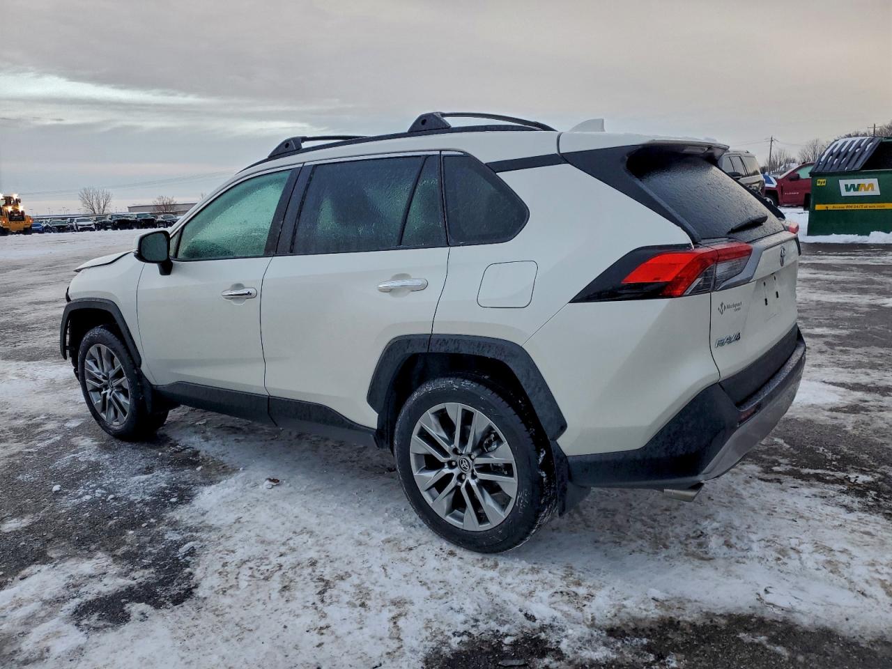 2022 TOYOTA RAV4 LIMITED photo 2