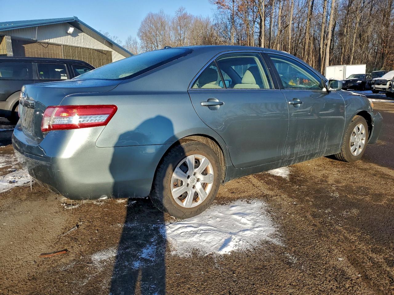 2010 TOYOTA CAMRY BASE photo 3