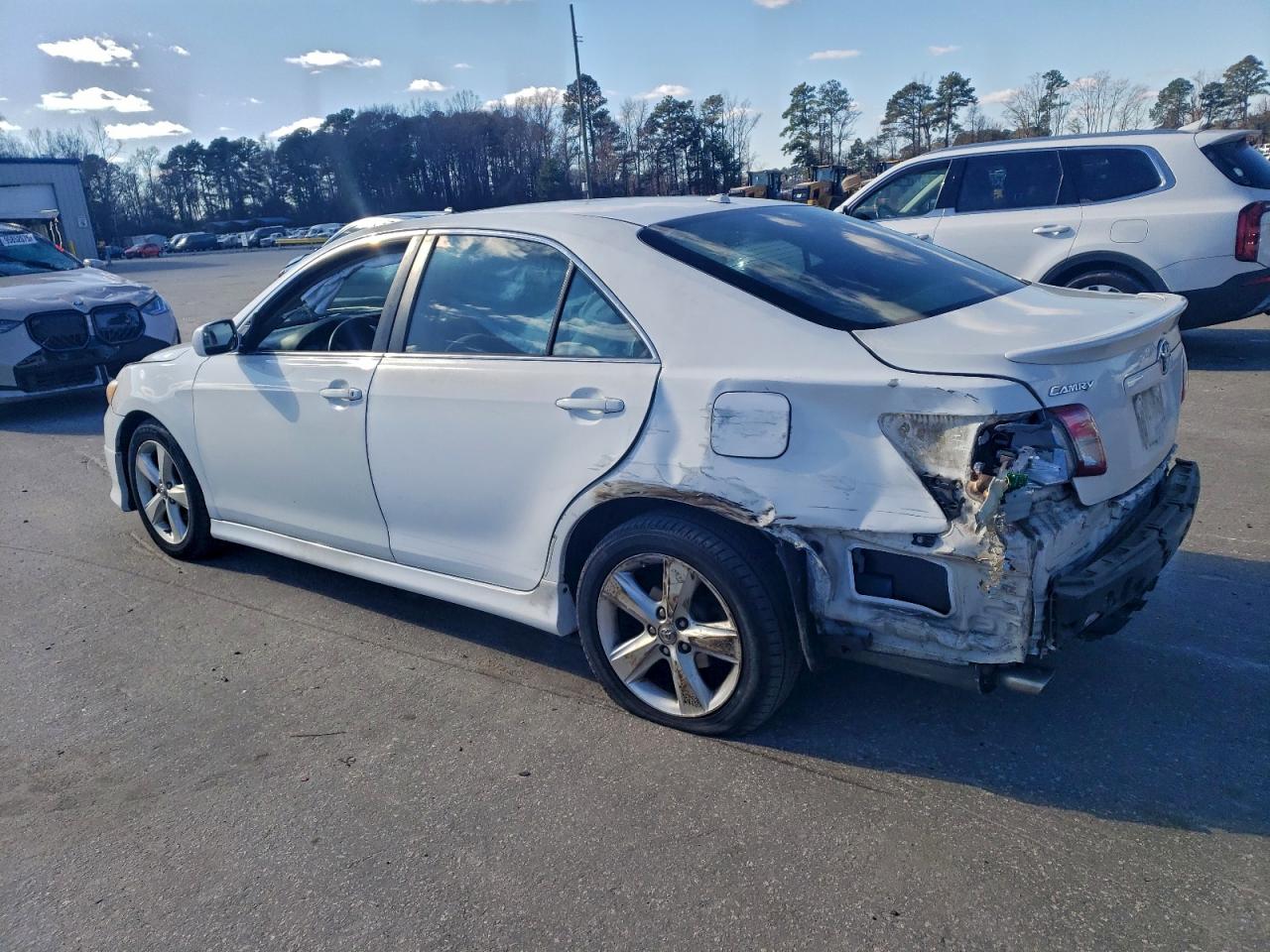 2011 TOYOTA CAMRY BASE photo 2