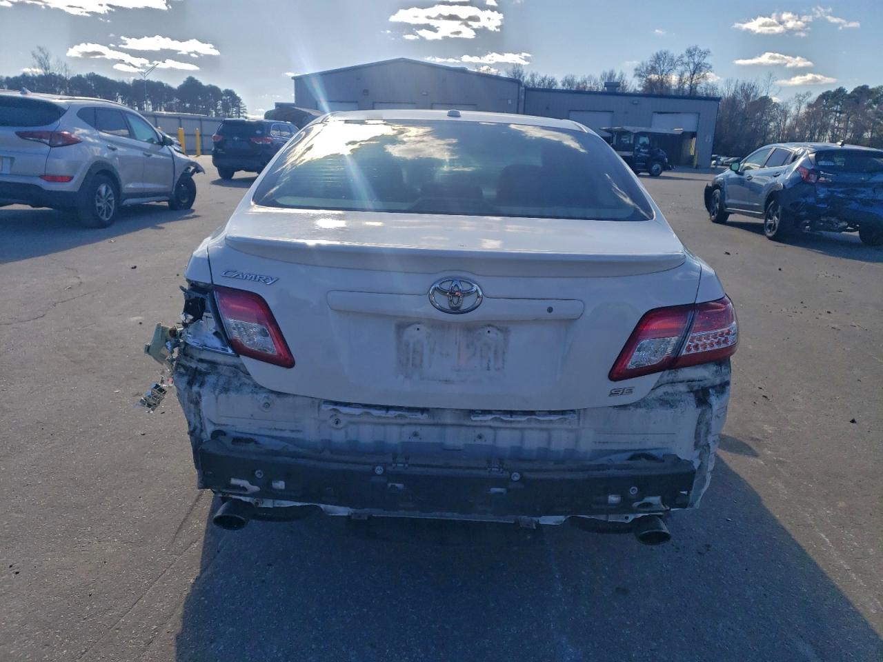 2011 TOYOTA CAMRY BASE photo 6