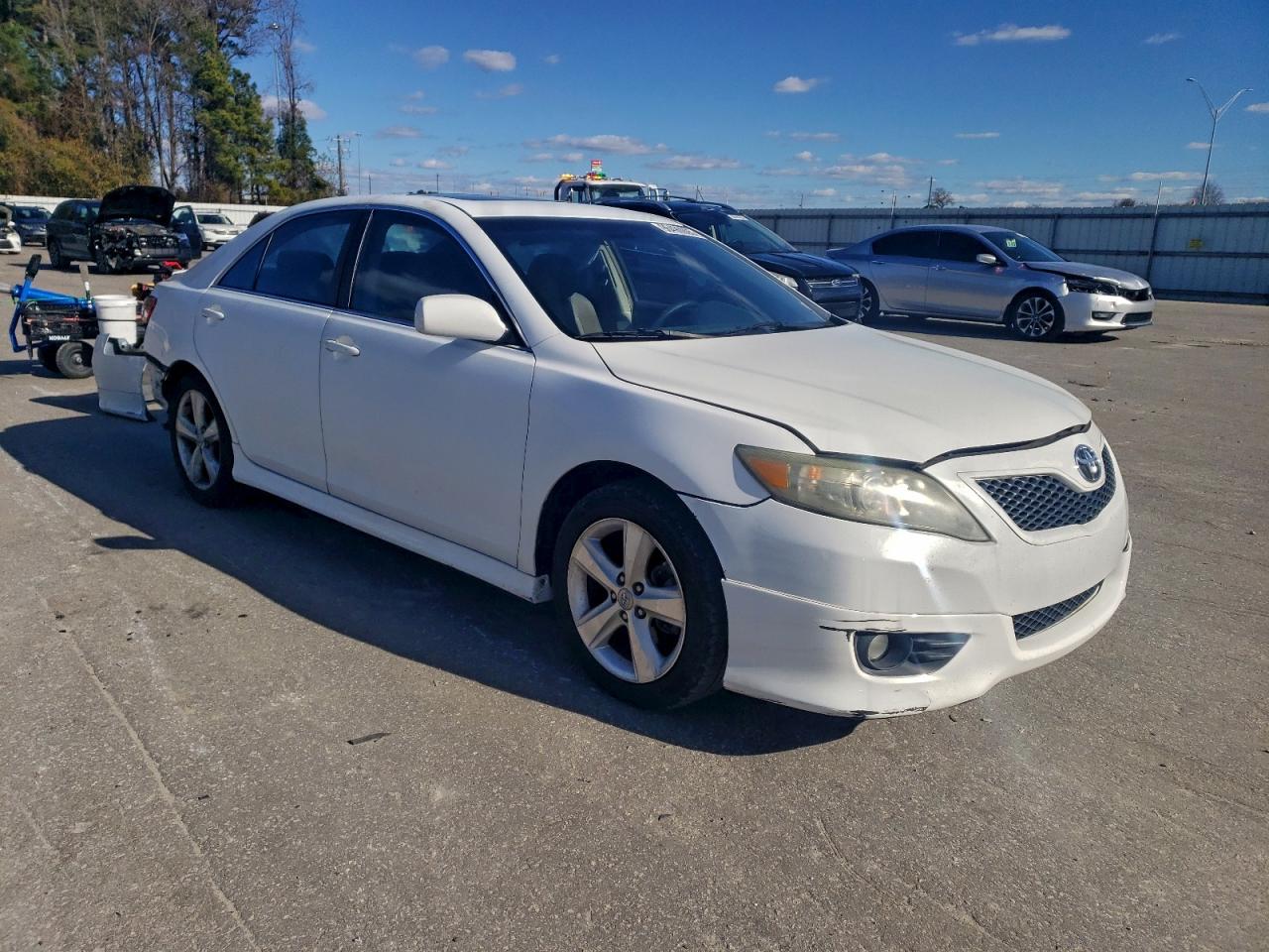 2011 TOYOTA CAMRY BASE photo 4