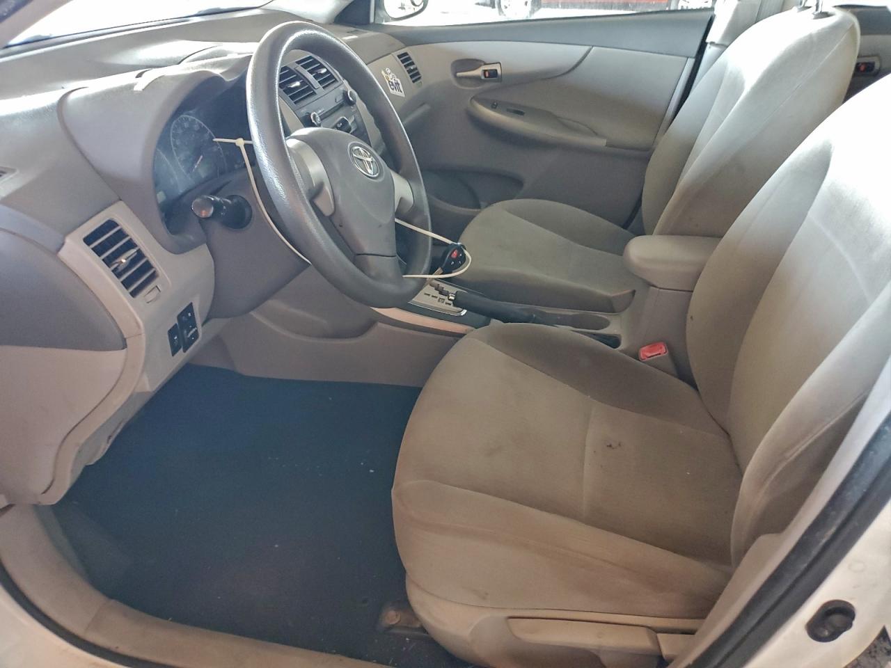 2010 TOYOTA COROLLA BASE photo 7