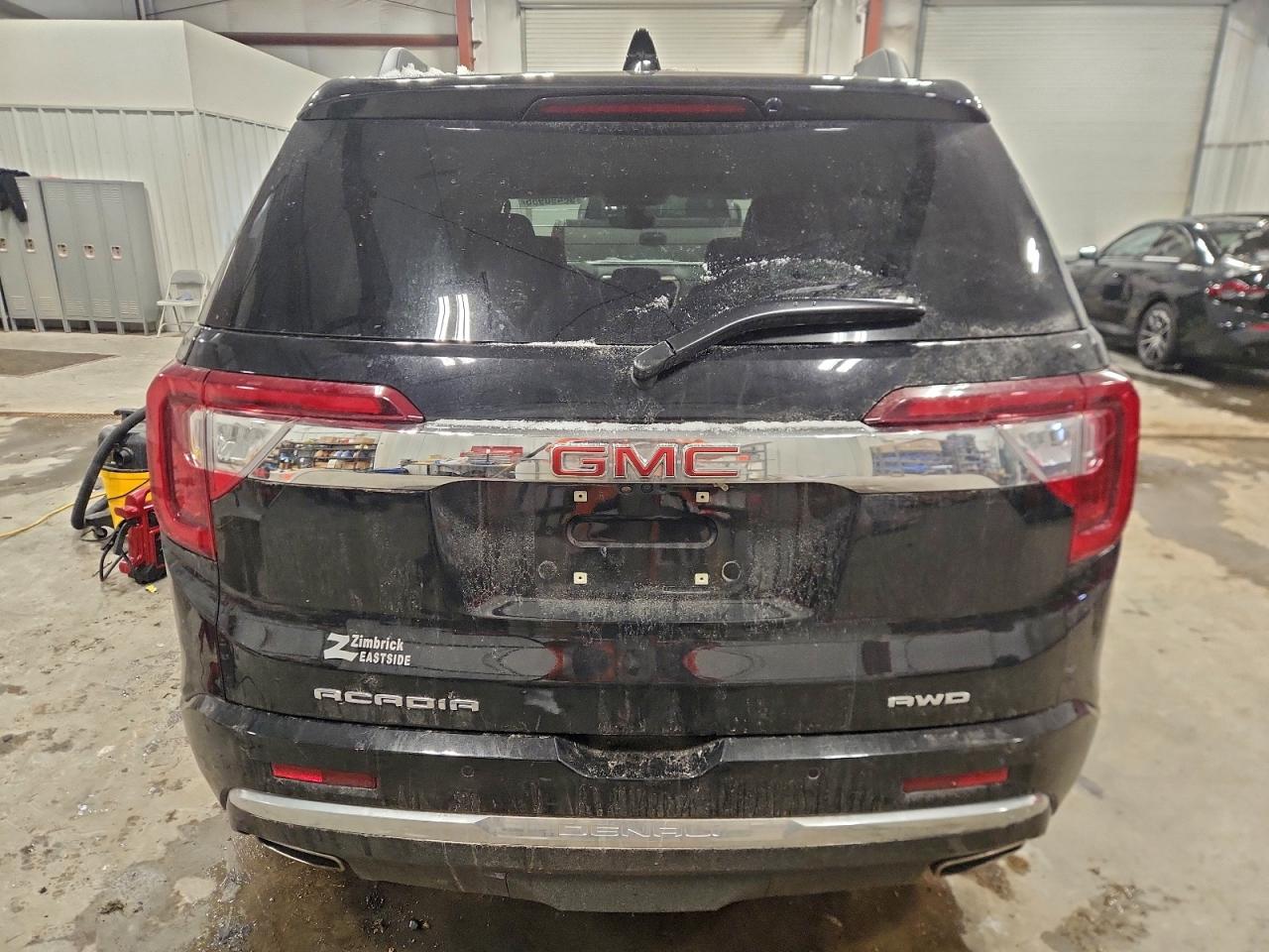 2023 GMC ACADIA DENALI photo 6