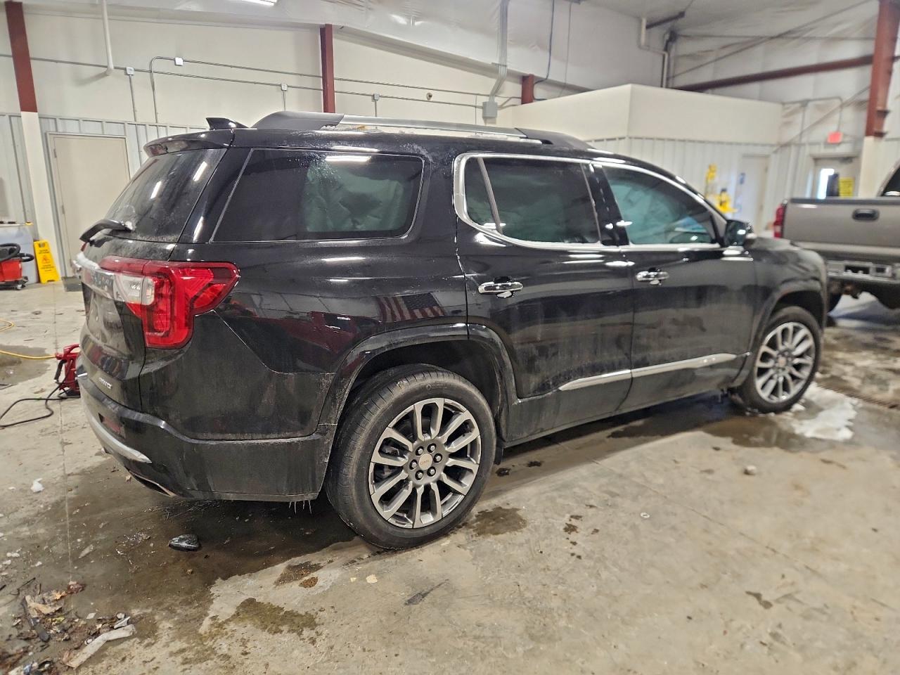 2023 GMC ACADIA DENALI photo 3