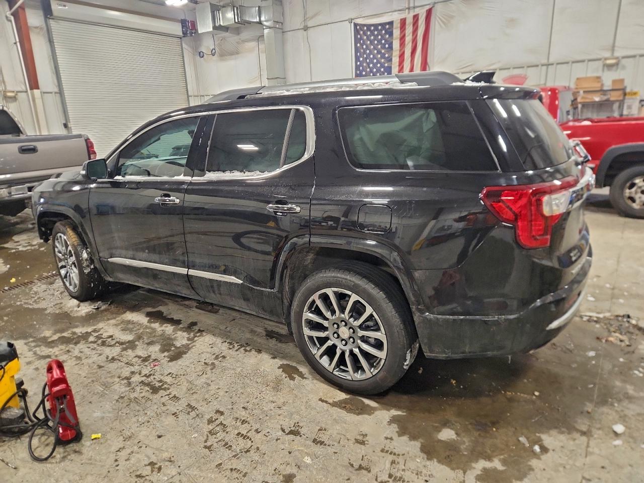 2023 GMC ACADIA DENALI photo 2