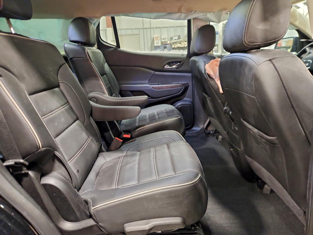 2023 GMC ACADIA DENALI photo 11