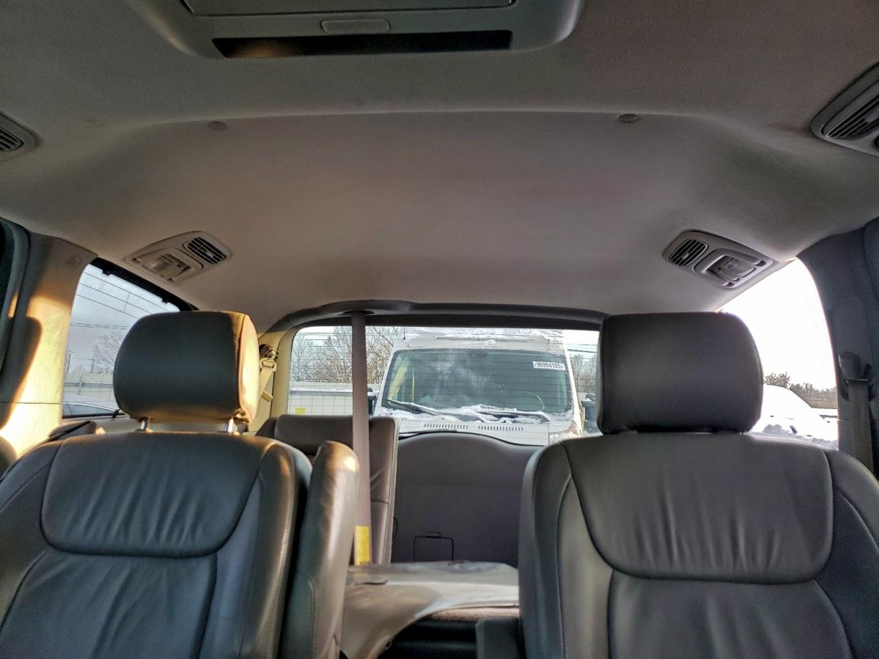 2008 TOYOTA SIENNA XLE photo 10