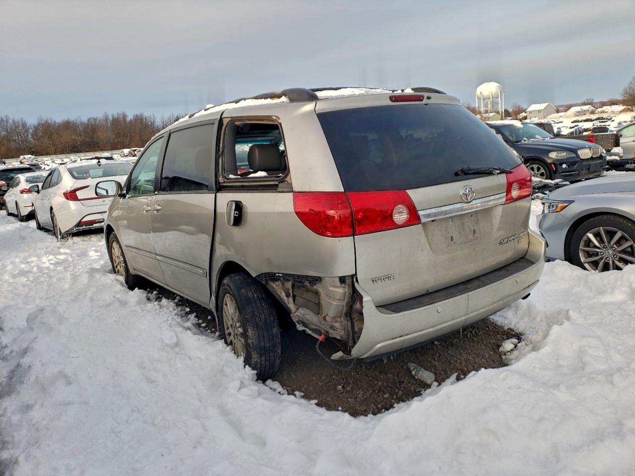 2008 TOYOTA SIENNA XLE photo 2