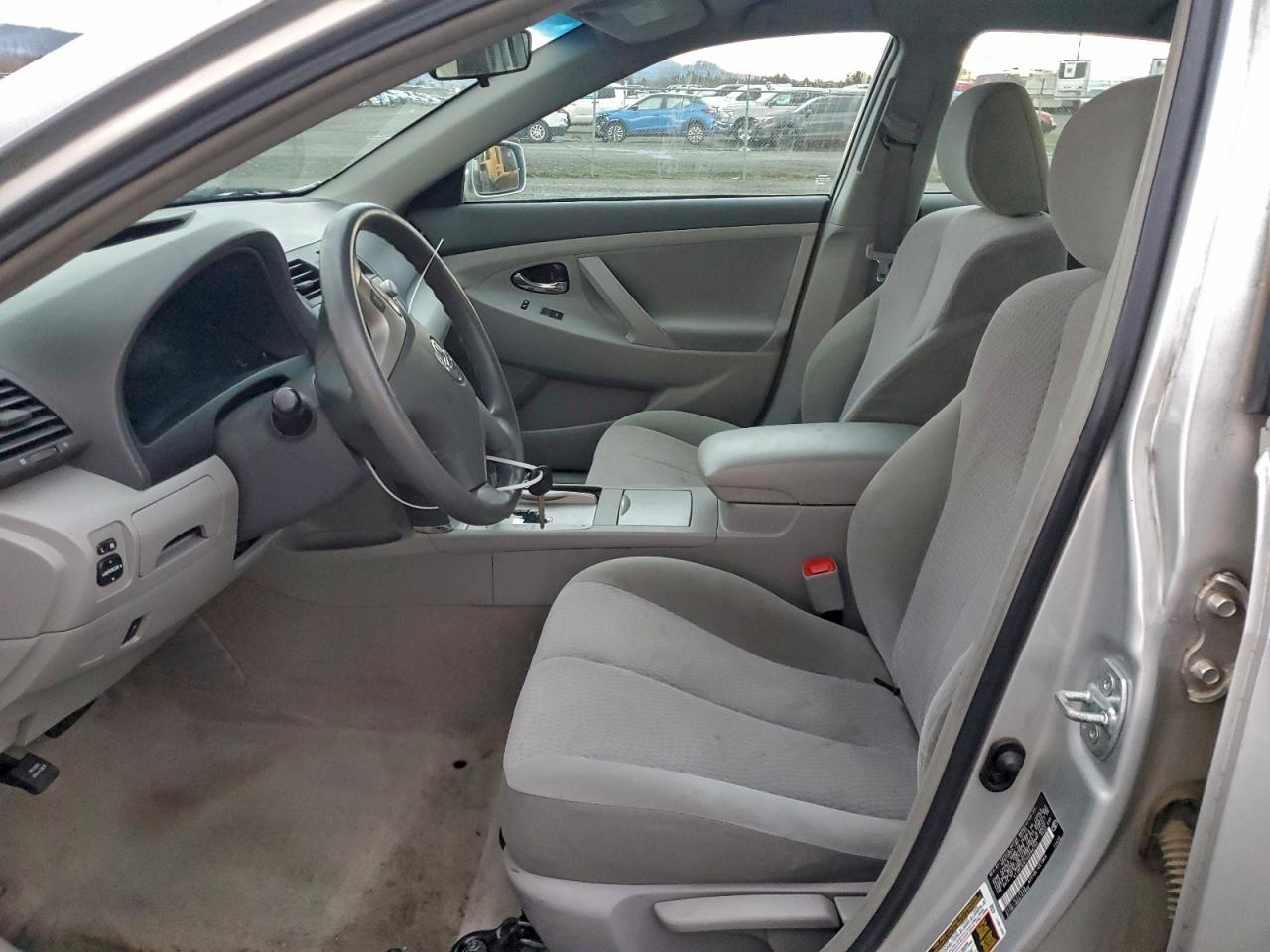 2010 TOYOTA CAMRY BASE photo 7