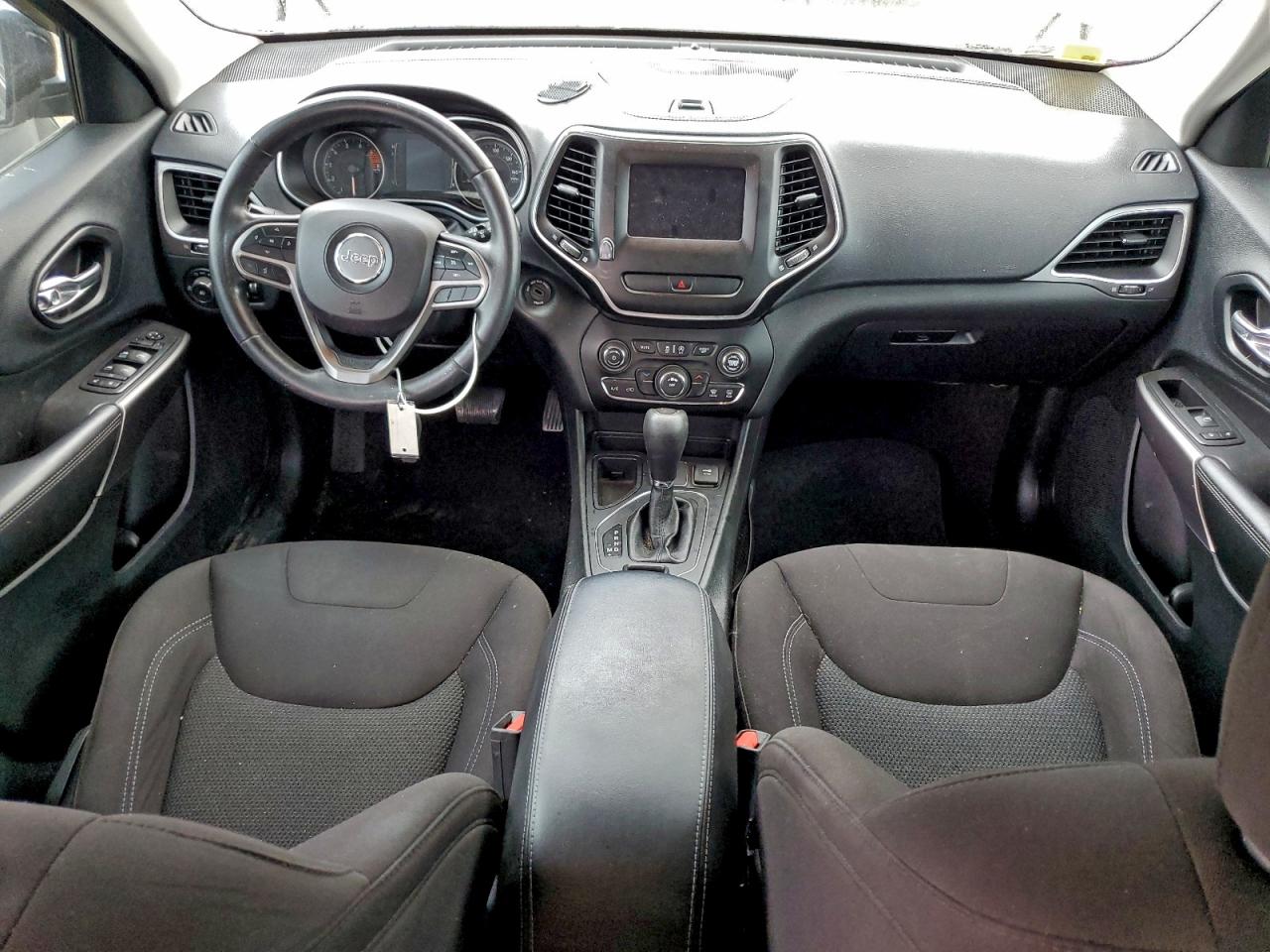 2019 JEEP CHEROKEE LATITUDE photo 8