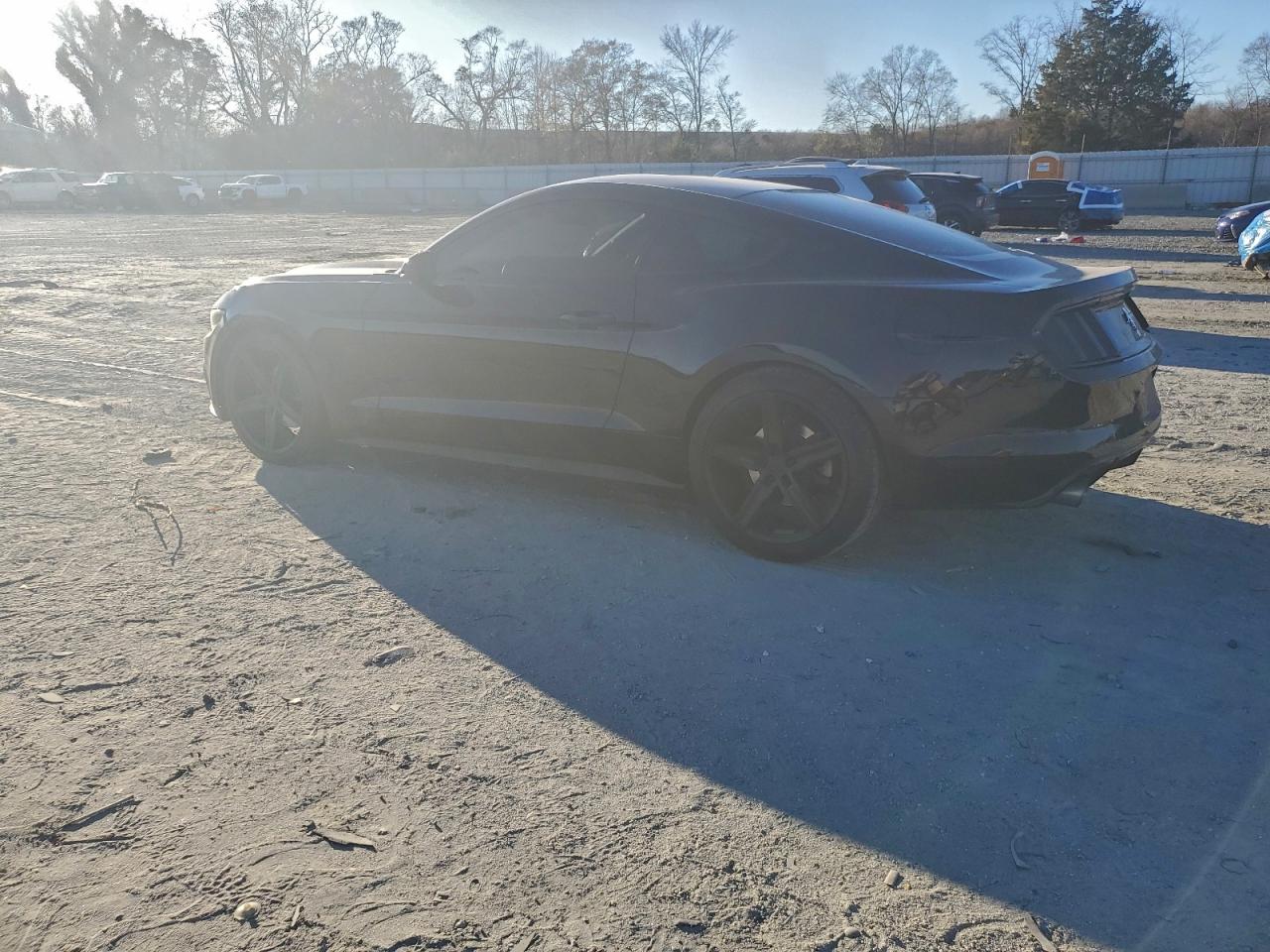 2017 FORD MUSTANG photo 2
