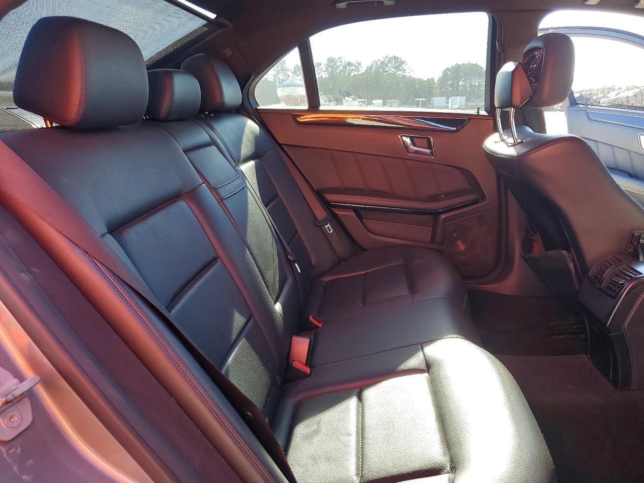 2010 MERCEDES-BENZ E 350 4MATIC photo 10