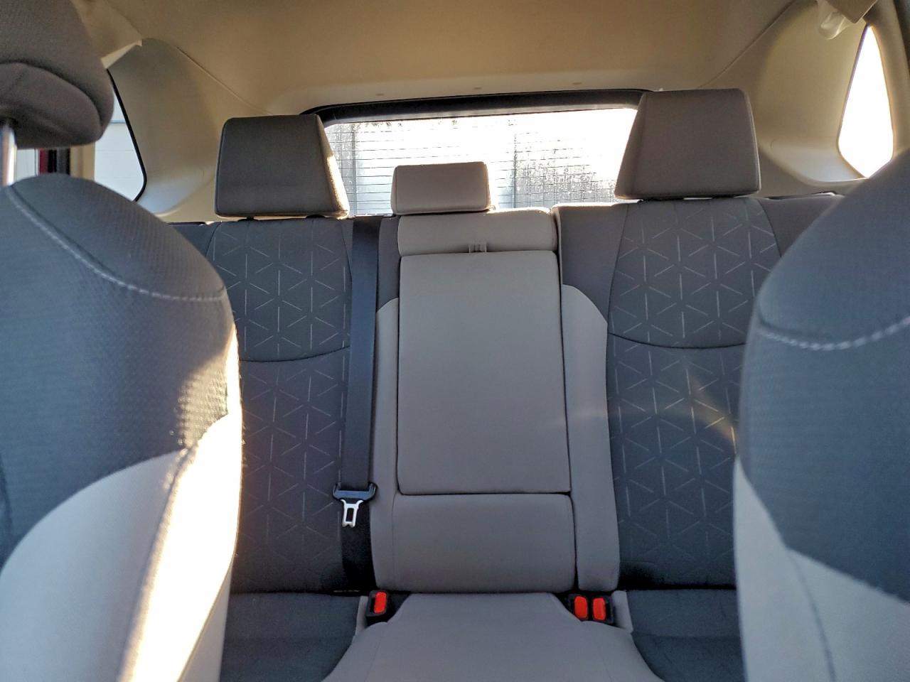 2024 TOYOTA RAV4 XLE photo 10