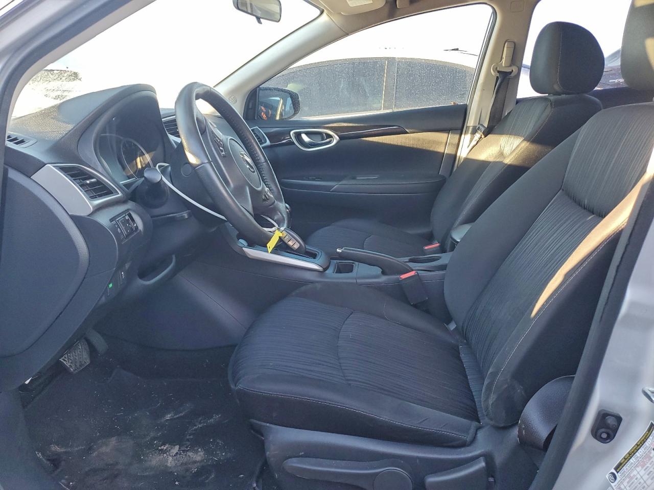 2019 NISSAN SENTRA S photo 7