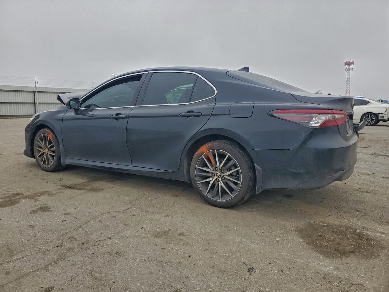 2023 TOYOTA CAMRY XLE photo 4