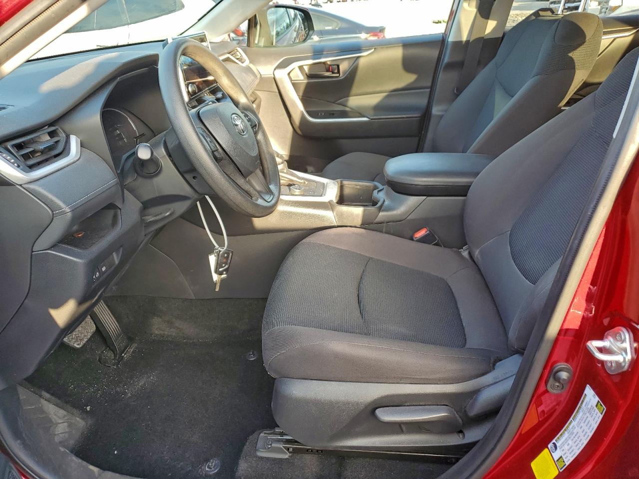 2024 TOYOTA RAV4 LE photo 7