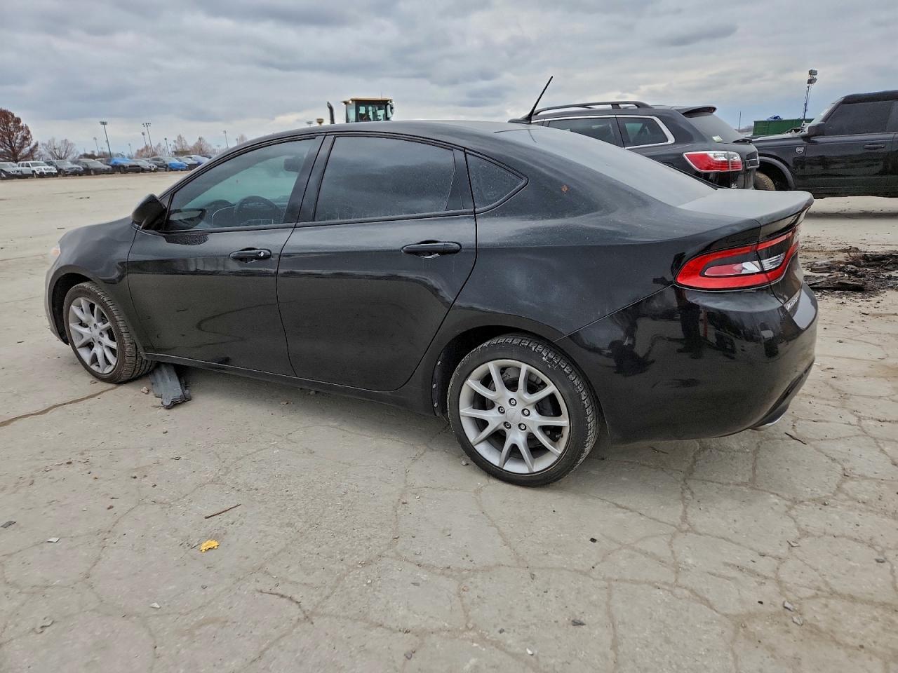 2013 DODGE DART SXT photo 2