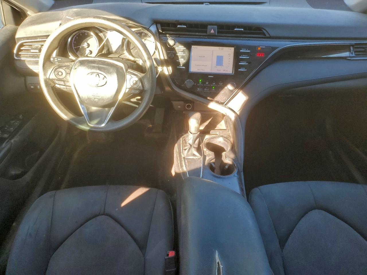 2020 TOYOTA CAMRY LE photo 8