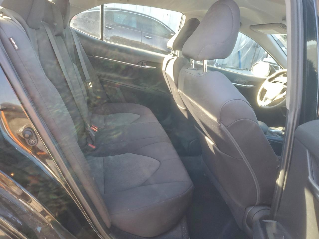 2020 TOYOTA CAMRY LE photo 10