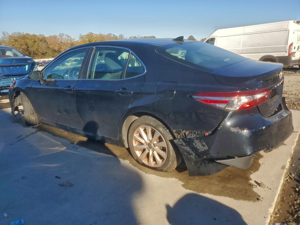2020 TOYOTA CAMRY LE photo 2
