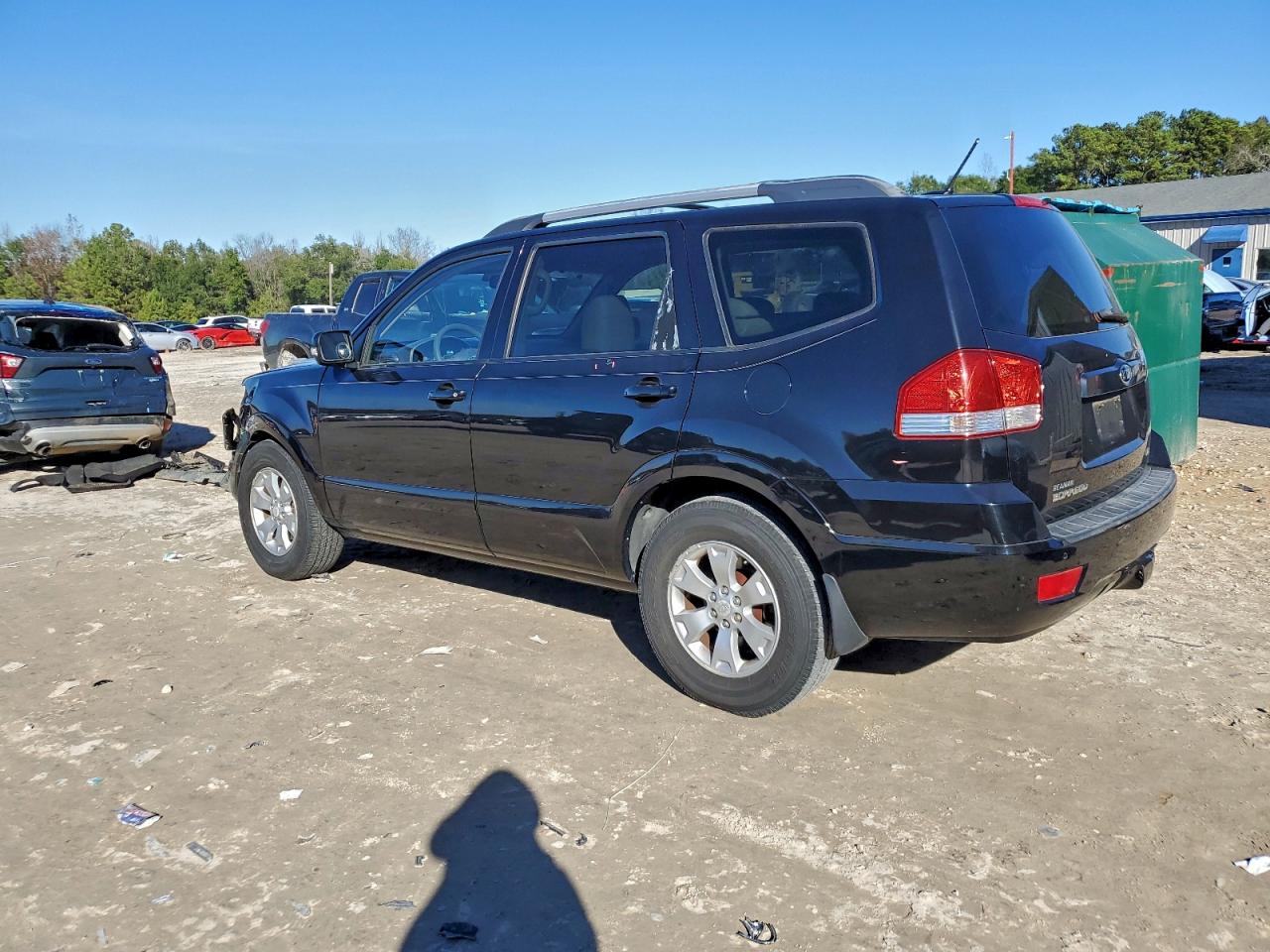 2009 KIA BORREGO LX photo 2
