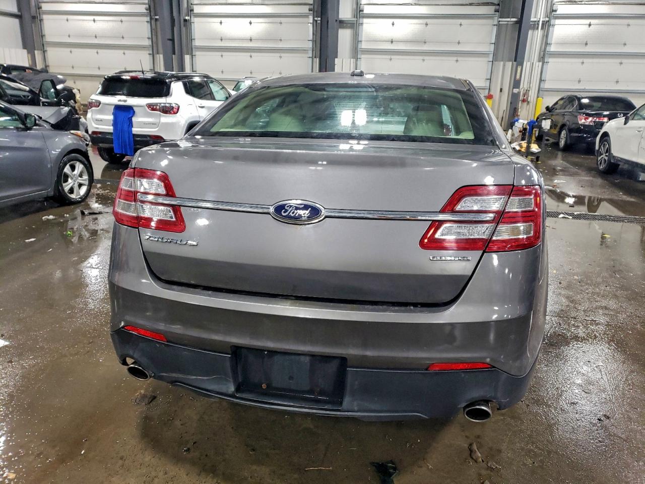 2014 FORD TAURUS SE photo 6