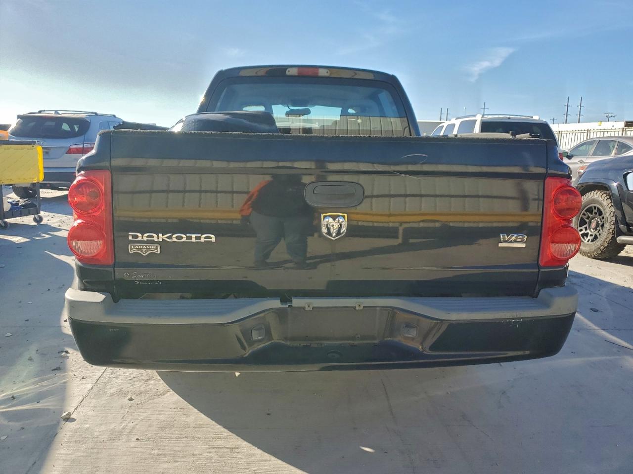 2005 DODGE DAKOTA QUAD LARAMIE photo 6