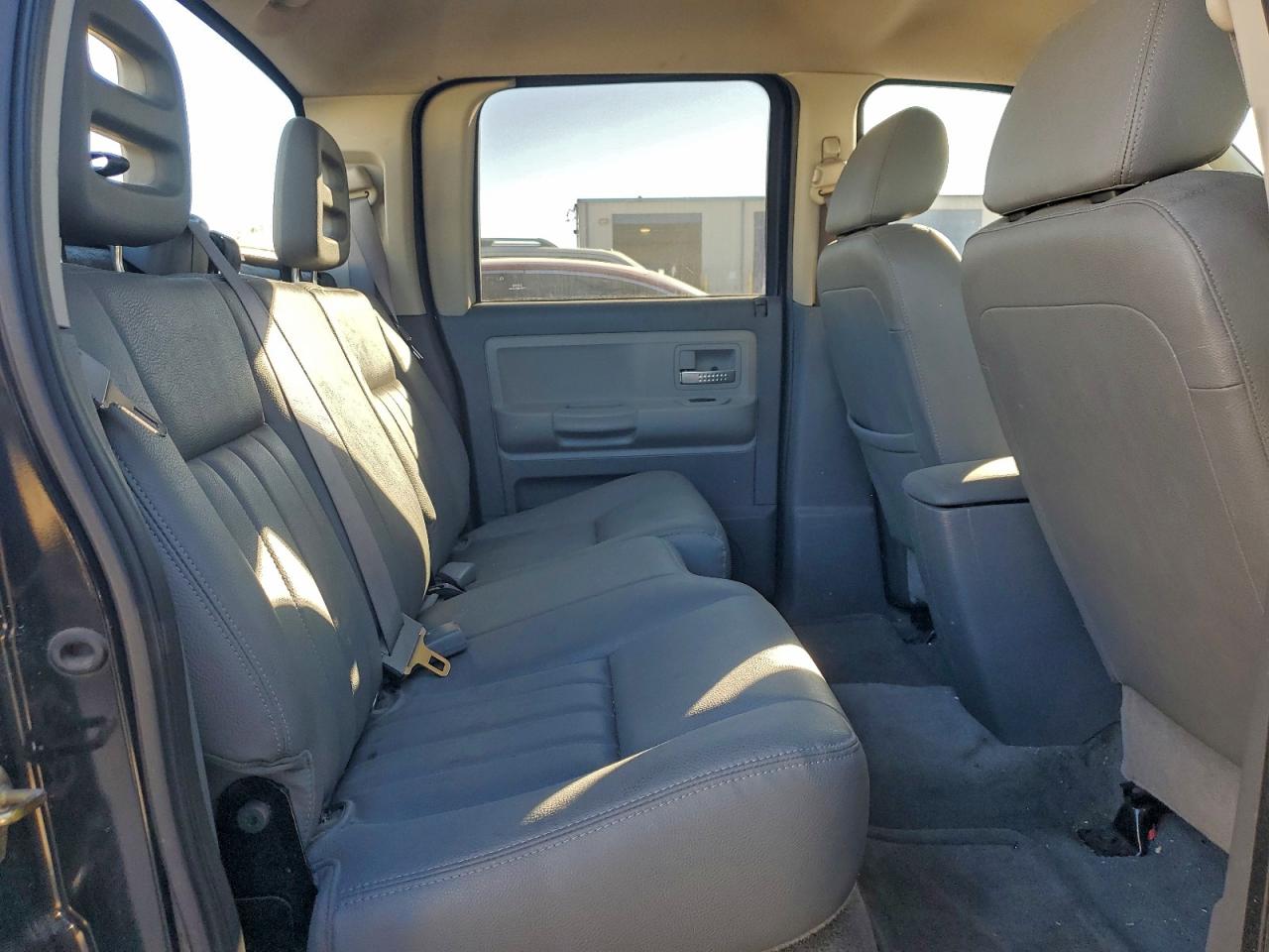 2005 DODGE DAKOTA QUAD LARAMIE photo 10