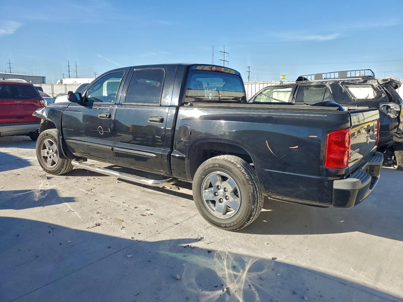 2005 DODGE DAKOTA QUAD LARAMIE photo 2