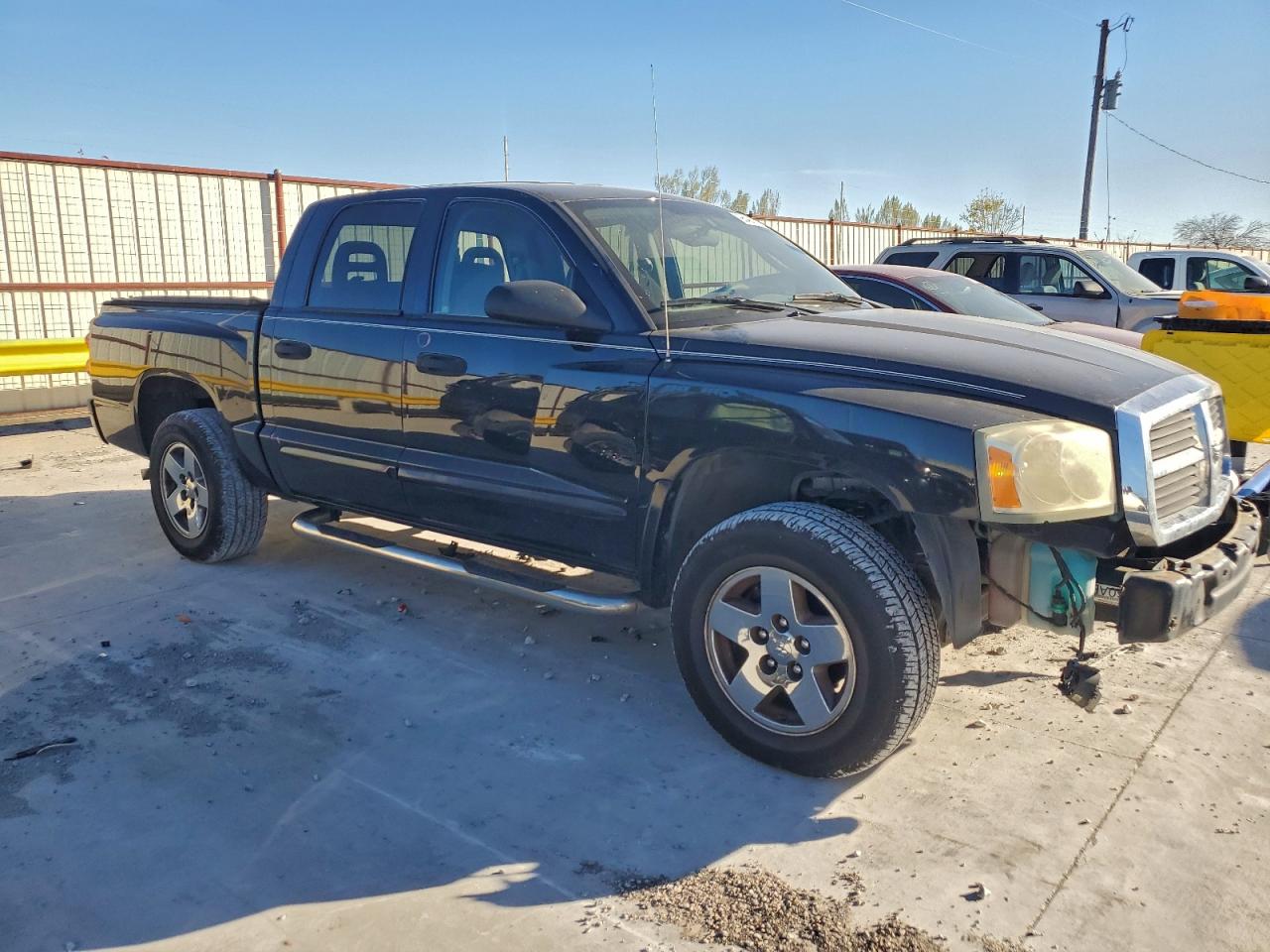 2005 DODGE DAKOTA QUAD LARAMIE photo 4