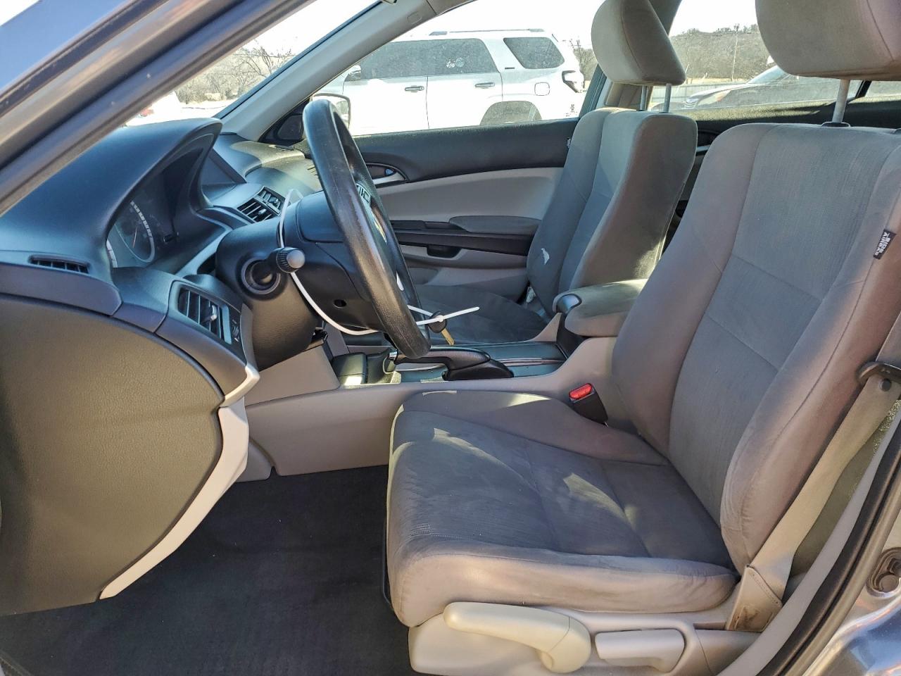 2011 HONDA ACCORD LX photo 7