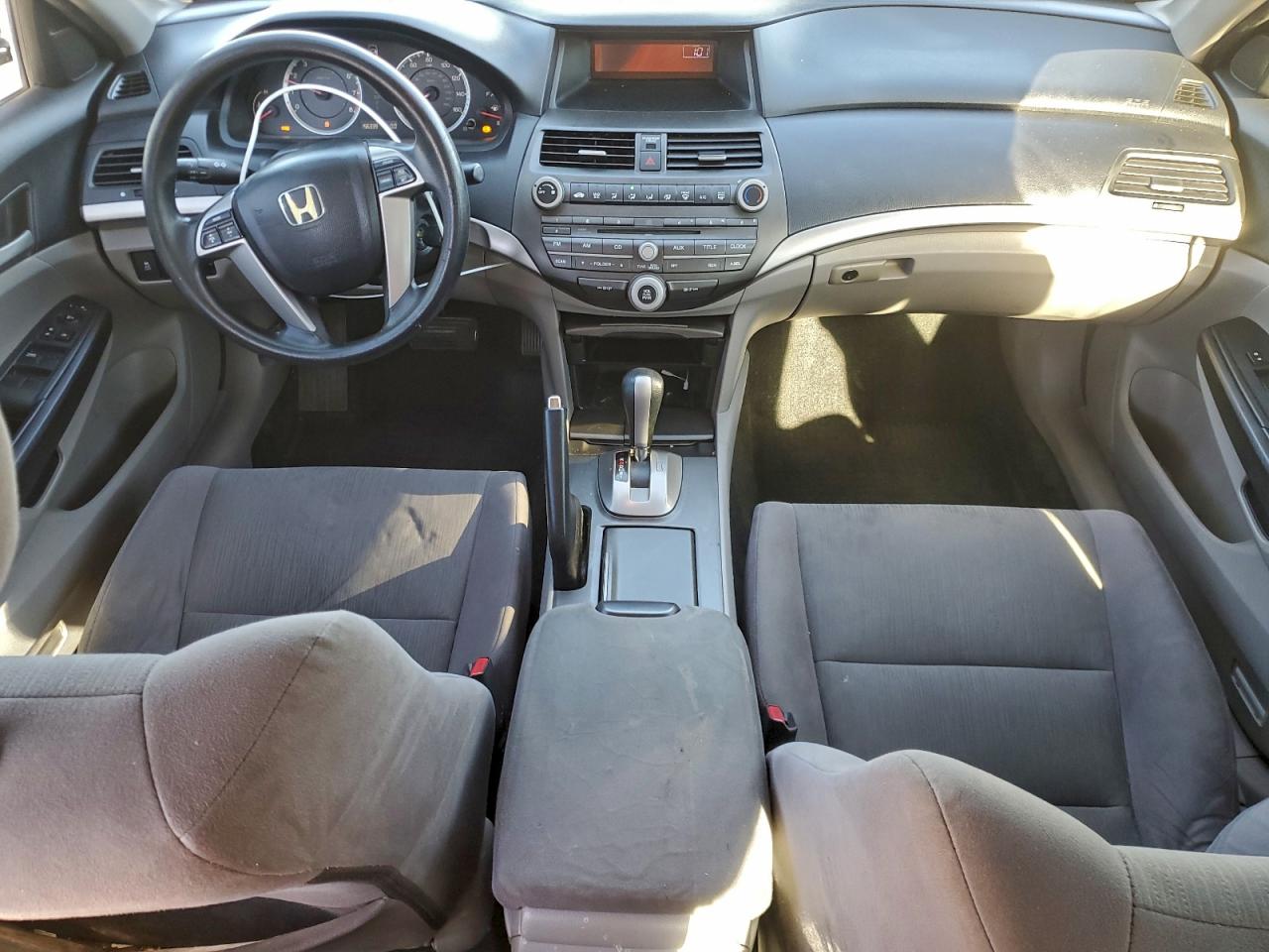 2011 HONDA ACCORD LX photo 8