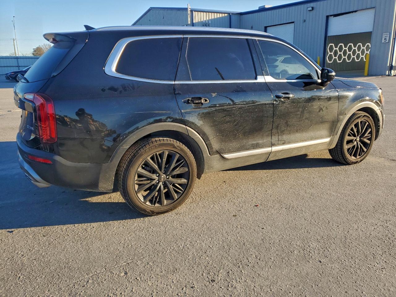 2021 KIA TELLURIDE SX photo 3