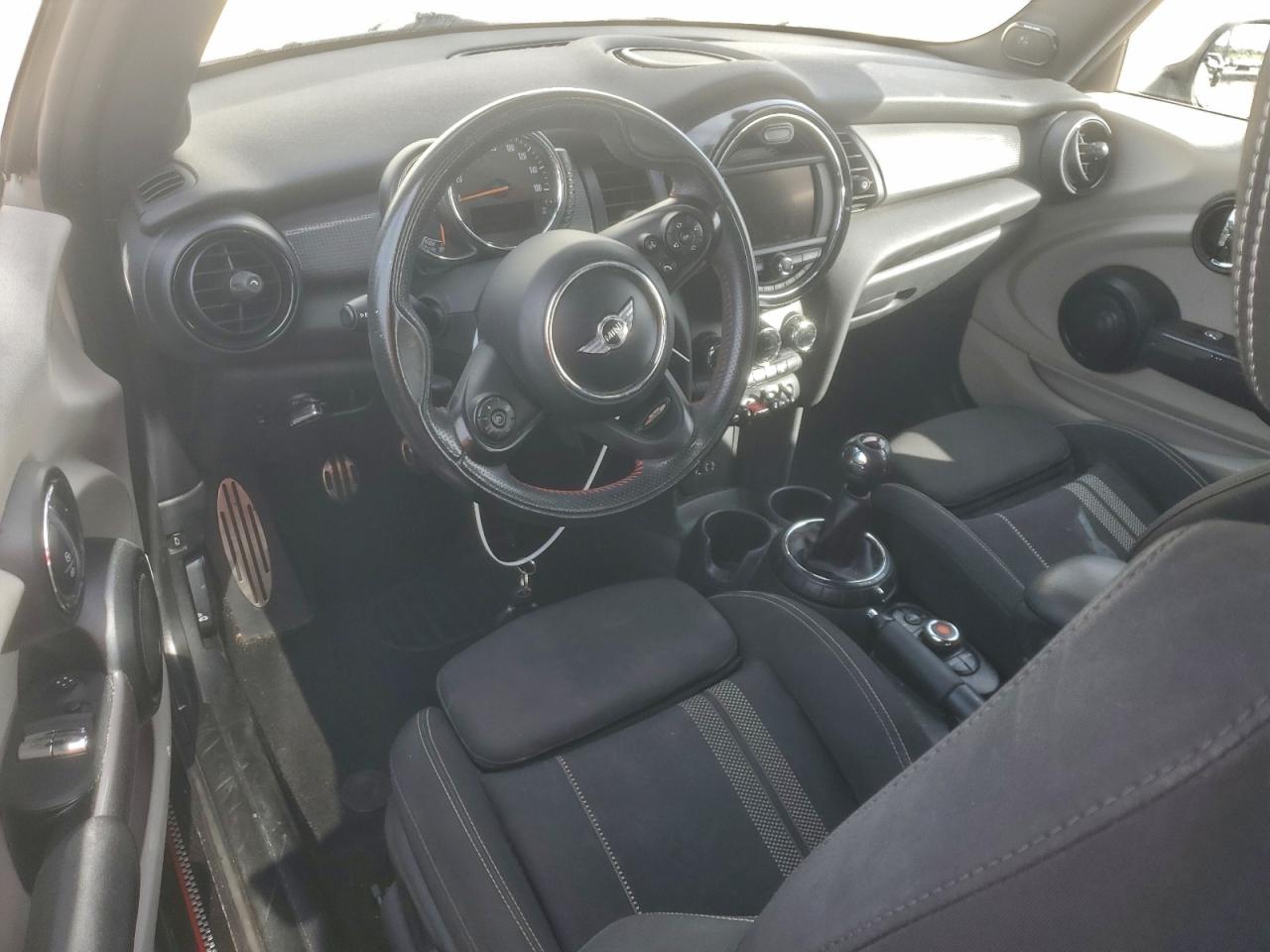 2016 MINI COOPER photo 15
