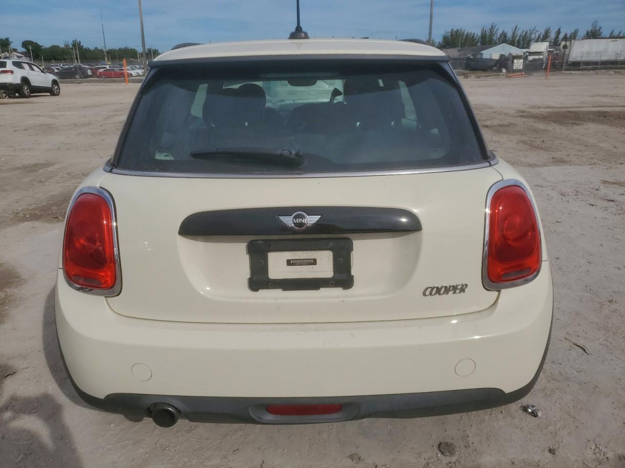 2016 MINI COOPER photo 11