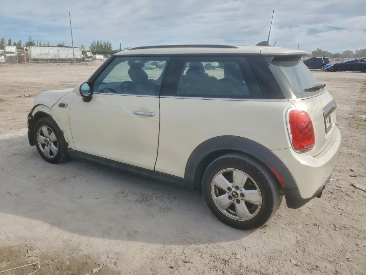 2016 MINI COOPER photo 3
