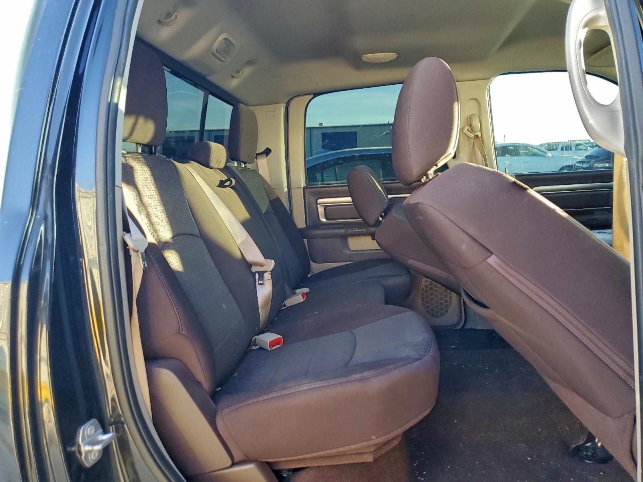 2016 RAM 1500 SLT photo 10