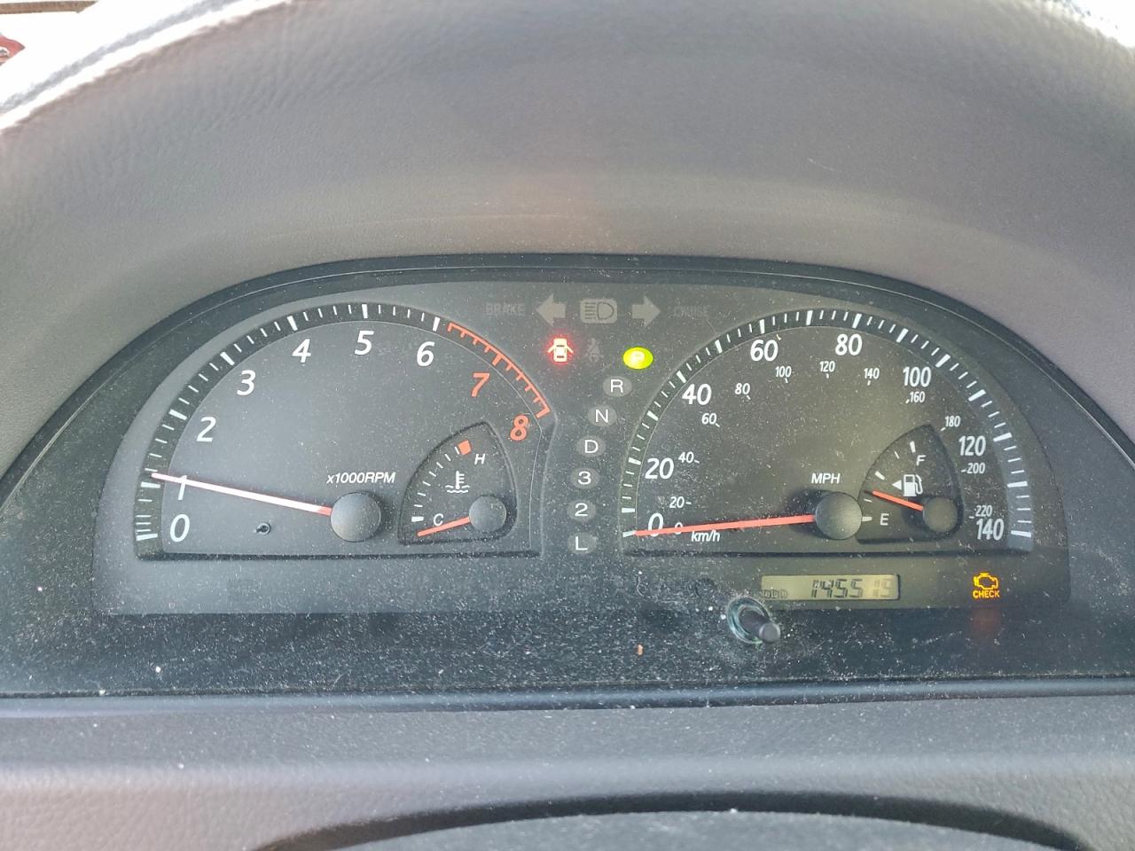2004 TOYOTA CAMRY LE photo 9