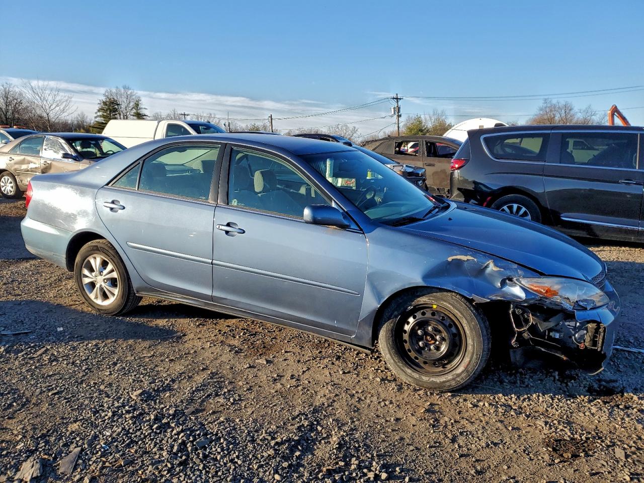 2004 TOYOTA CAMRY LE photo 4