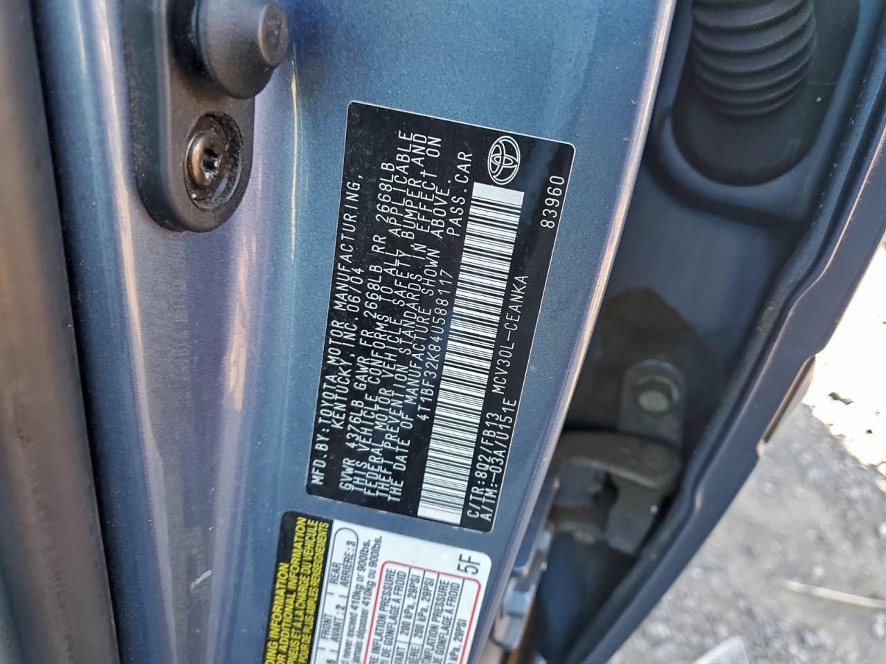 2004 TOYOTA CAMRY LE photo 12