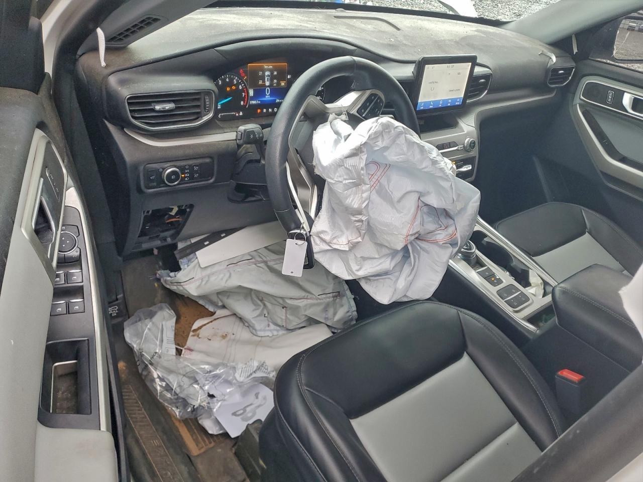2023 FORD EXPLORER XLT photo 8