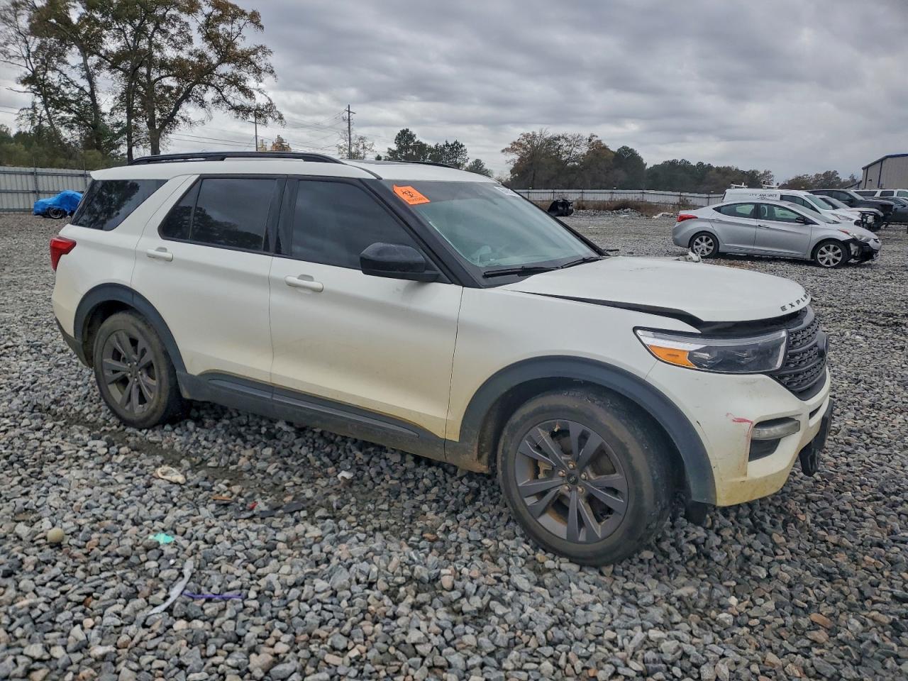 2023 FORD EXPLORER XLT photo 4