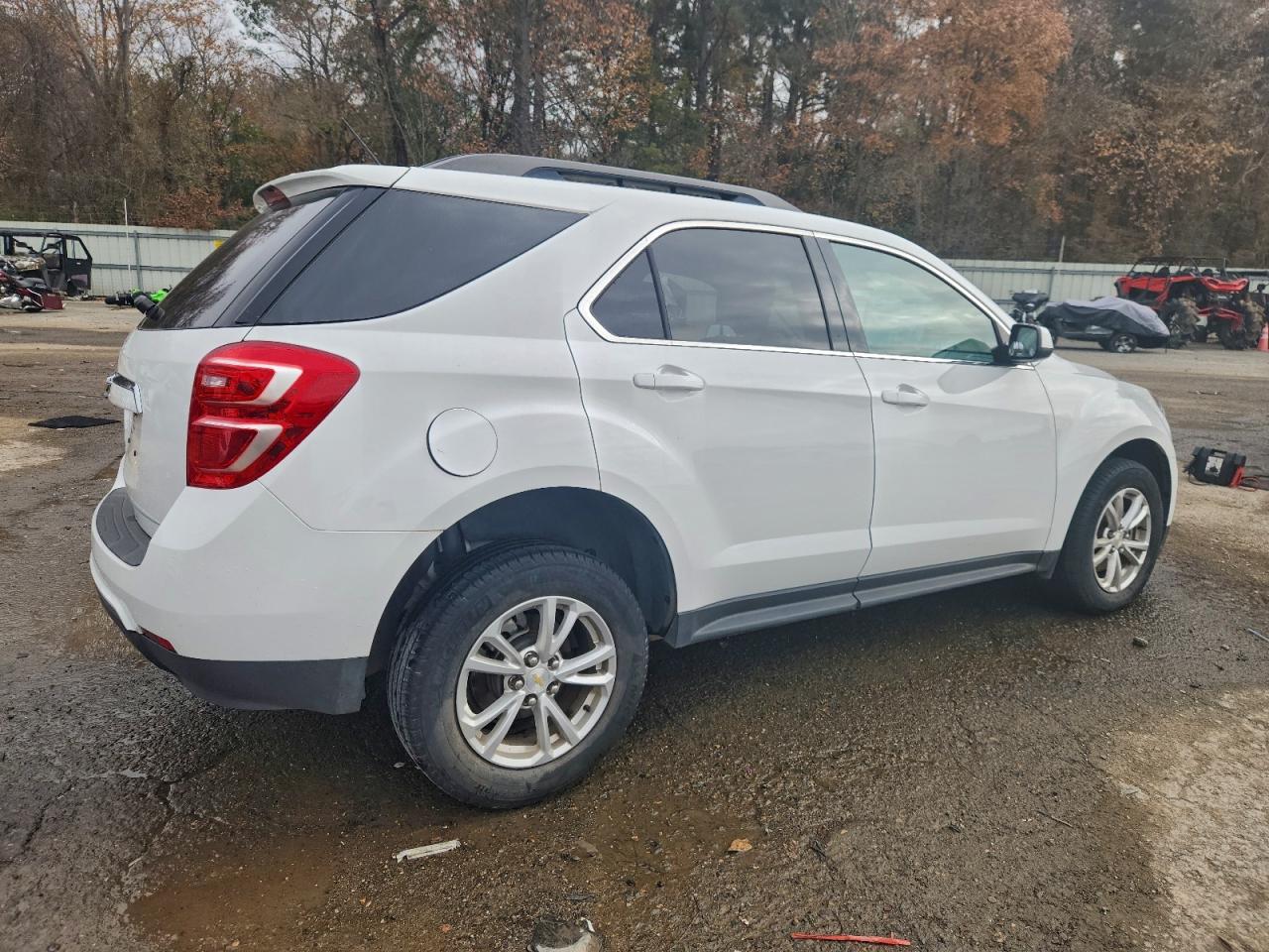 2017 CHEVROLET EQUINOX LT photo 3