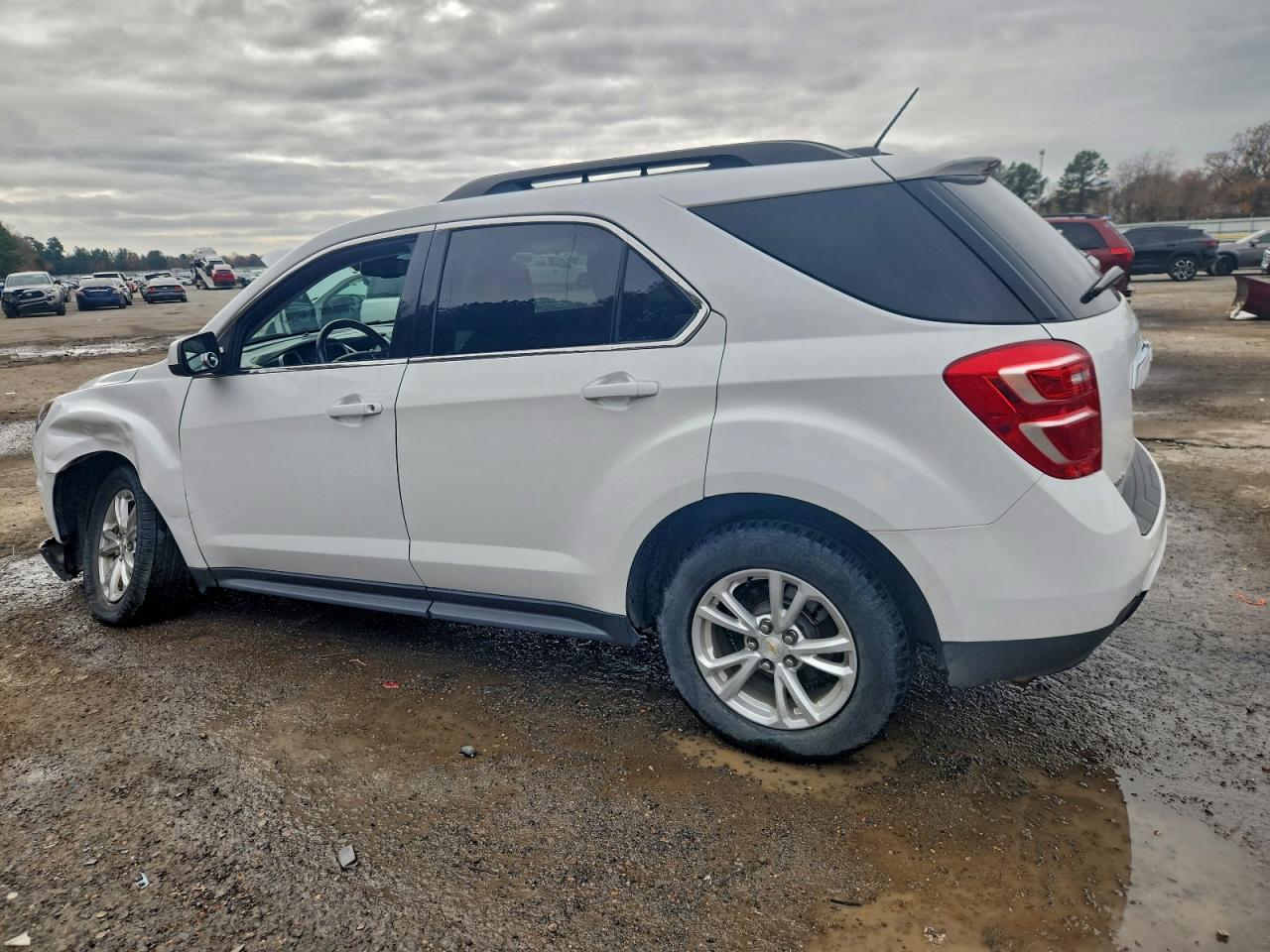 2017 CHEVROLET EQUINOX LT photo 2