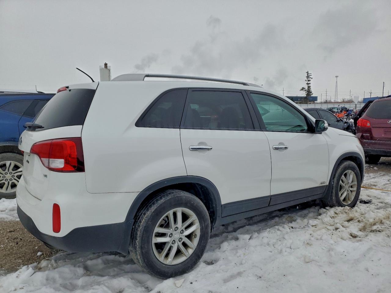 2015 KIA SORENTO LX photo 3