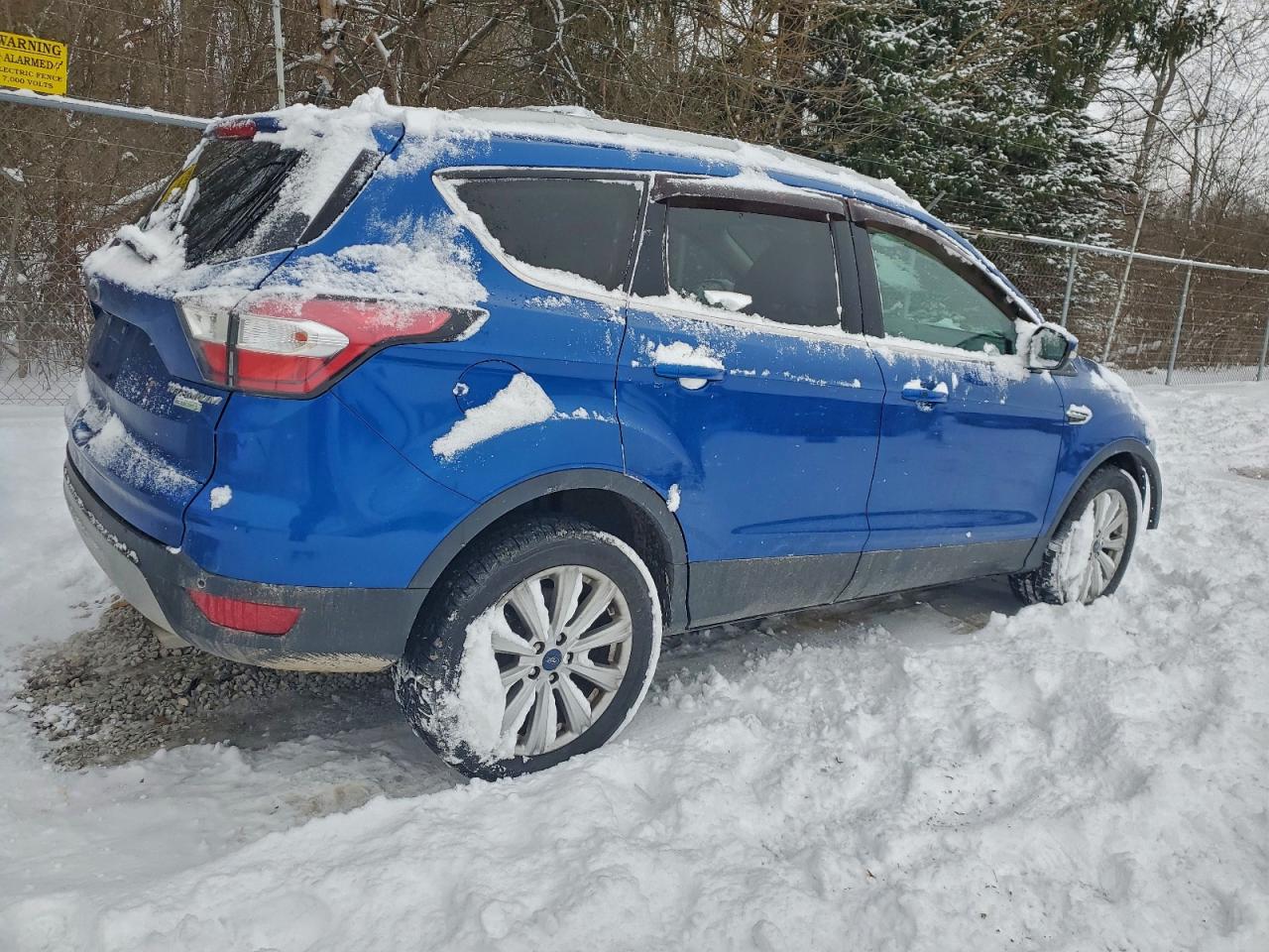 2017 FORD ESCAPE TITANIUM photo 3