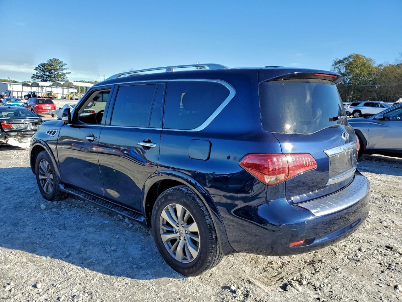 2017 INFINITI QX80 BASE photo 2