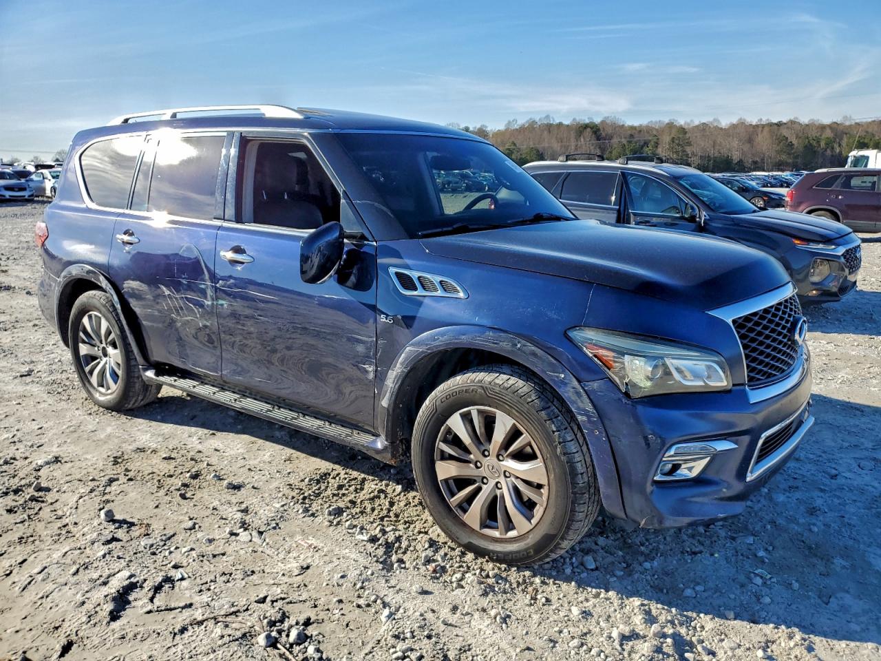 2017 INFINITI QX80 BASE photo 4