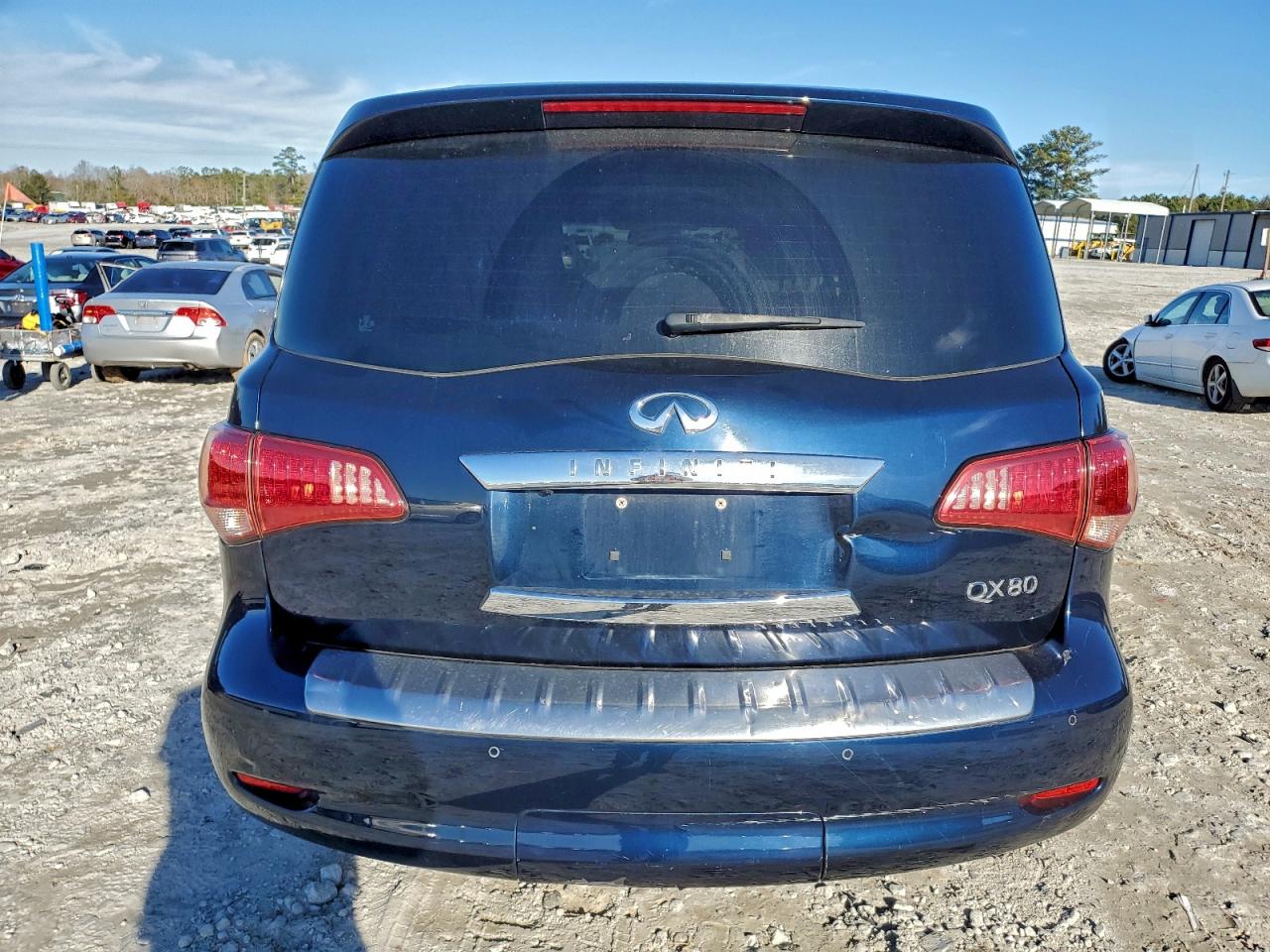 2017 INFINITI QX80 BASE photo 6